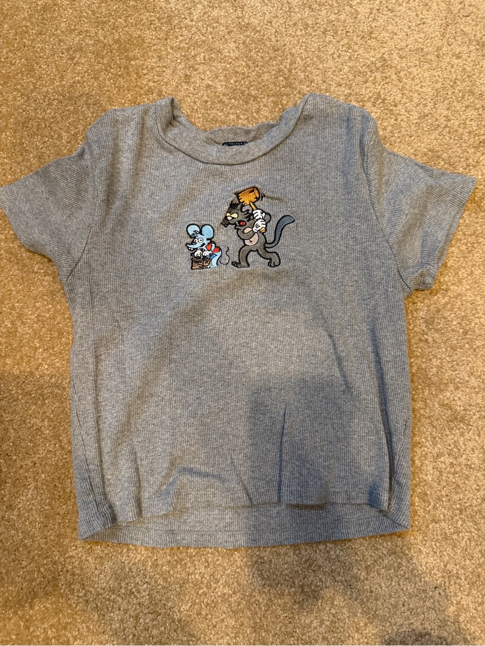 Forever 21 Gray Short Sleeve Tee with Cat & Mouse Embroidered Patch Size L